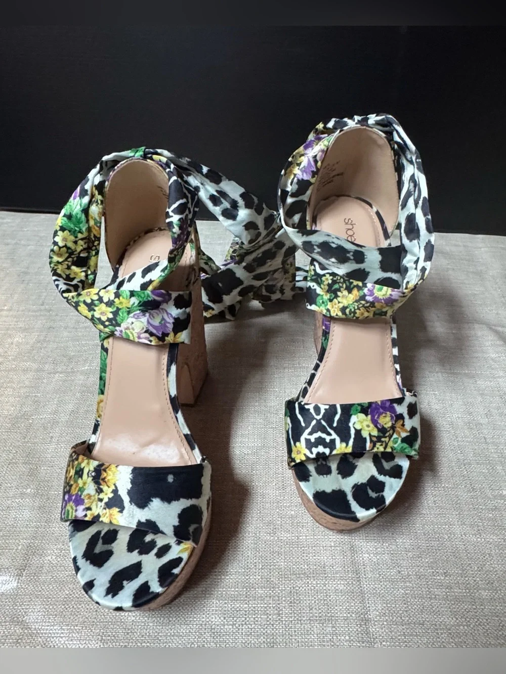 Shoe Dazzle chunky cork